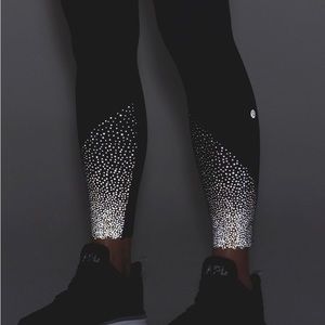 Lululemon Tight Stuff Black Scalloped Reflective Dot Hem Leggings
